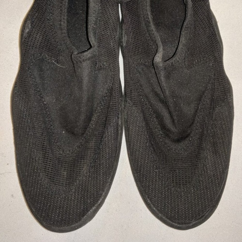 Black Water Shoes, Size 6